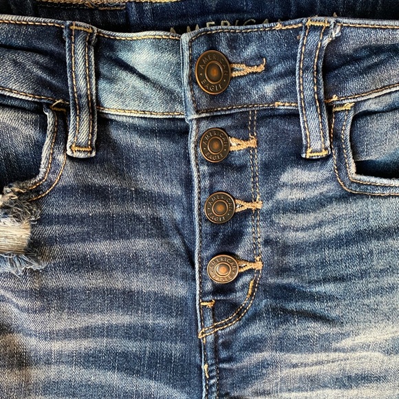 distressed medium wash high waist jeans - Picture 3 of 5